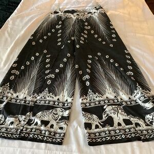 ELEGANT PALAZZO PANTS  ( Size: Large-X-Large) PREOWNED